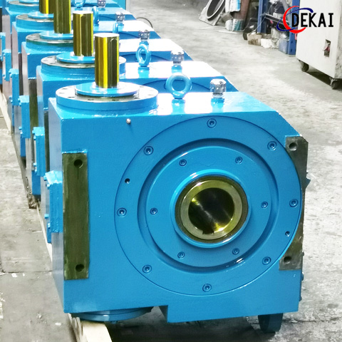 ag视讯A225钢厂连铸机专用二次包络蜗杆减速机